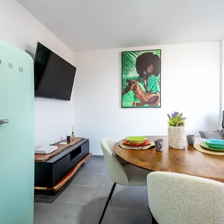 414 Amazing New Summerland Apartman *