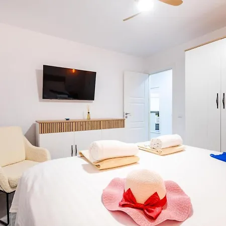 414 Amazing New Summerland Los Cristianos (Tenerife)