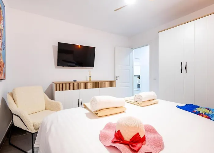 414 Amazing New Summerland Los Cristianos (Tenerife)